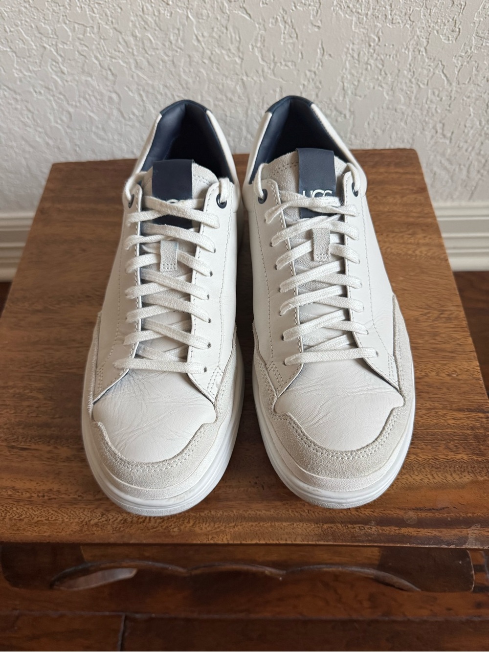 UGG Men’s White and Navy South Bay
Leather Sneakers Size 8.5
